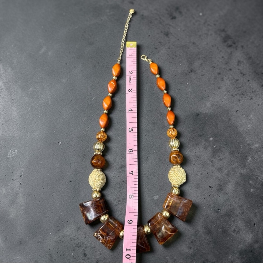Vintage 1946 Lucite Mid Century Chunky Statement Necklace Retro Gold & Brown - Picture 3 of 4